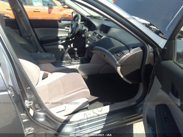 Photo 4 VIN: 1HGCP2E30CA157681 - HONDA ACCORD SDN 