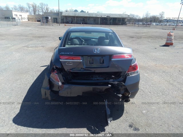 Photo 5 VIN: 1HGCP2E30CA157681 - HONDA ACCORD SDN 