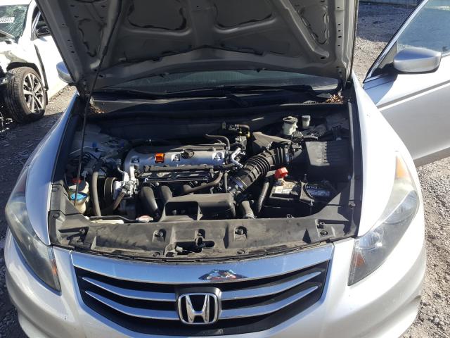 Photo 6 VIN: 1HGCP2E31BA066305 - HONDA ACCORD LX 