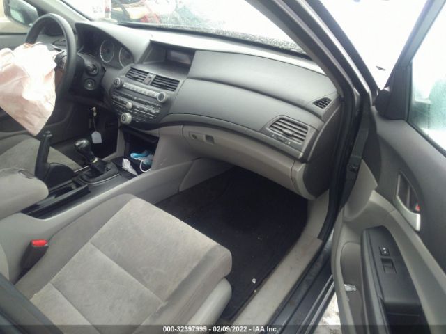 Photo 4 VIN: 1HGCP2E32AA132486 - HONDA ACCORD SDN 