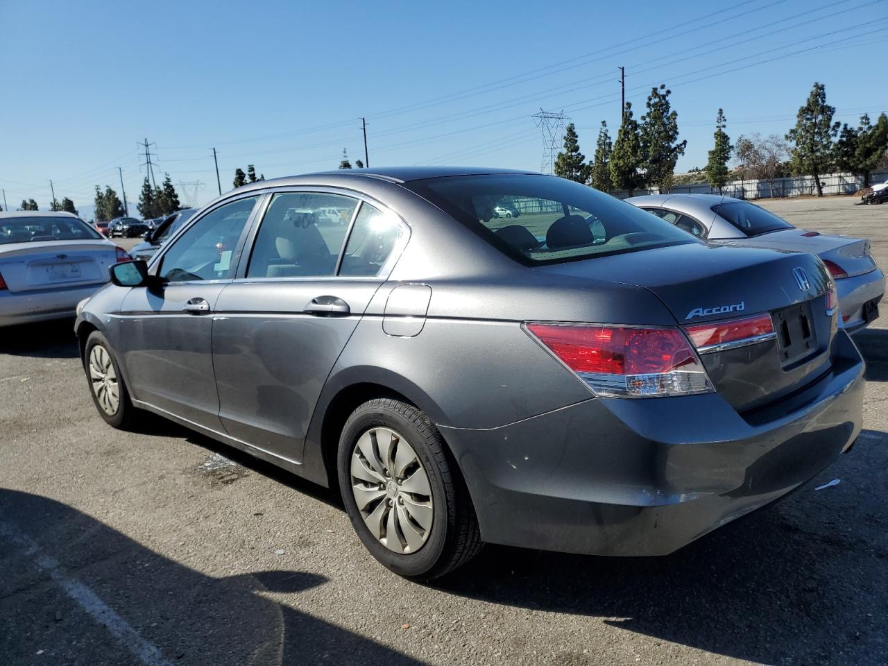 Photo 1 VIN: 1HGCP2E35BA120415 - HONDA ACCORD 