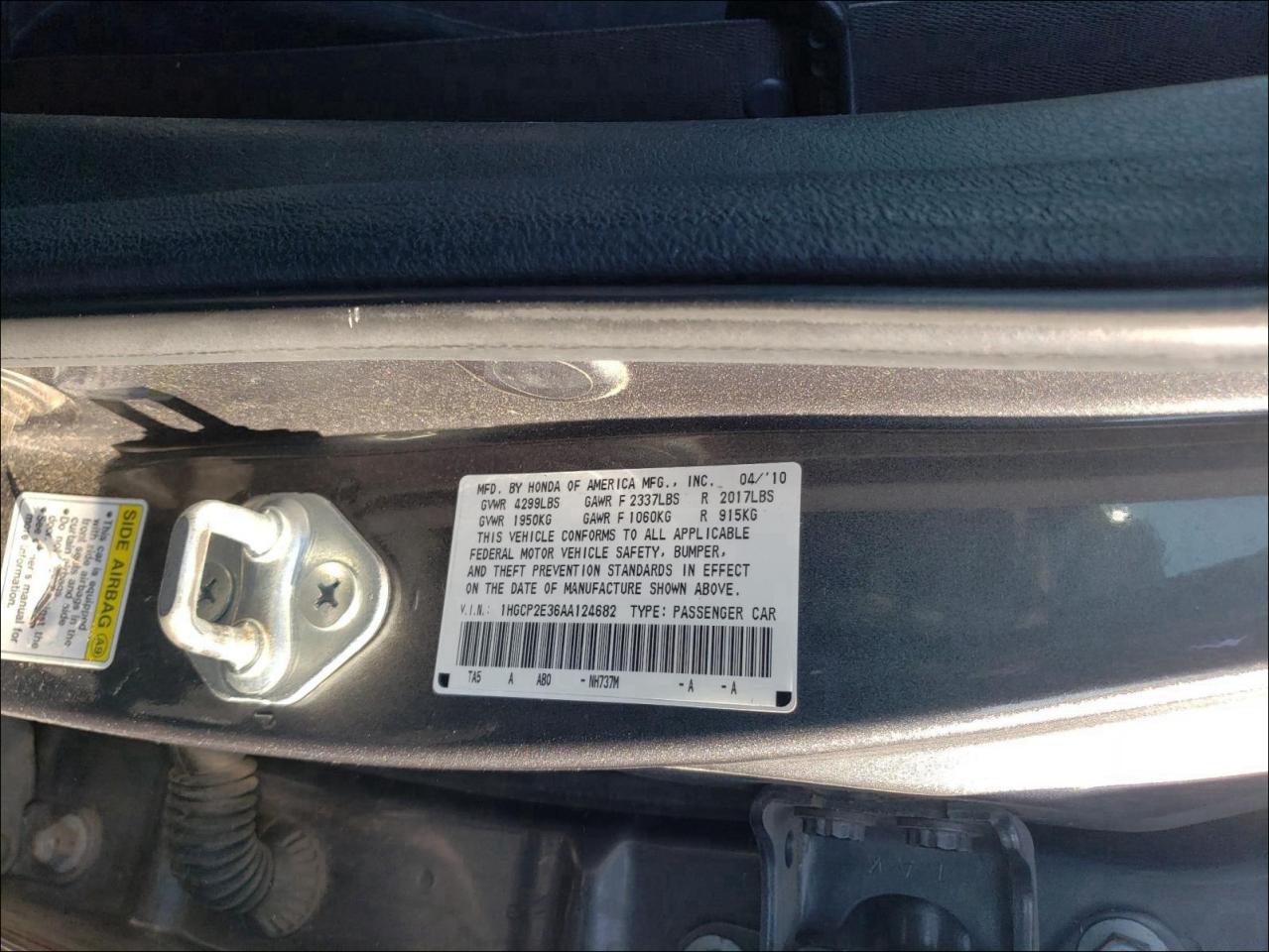 Photo 9 VIN: 1HGCP2E36AA124682 - HONDA ACCORD LX 