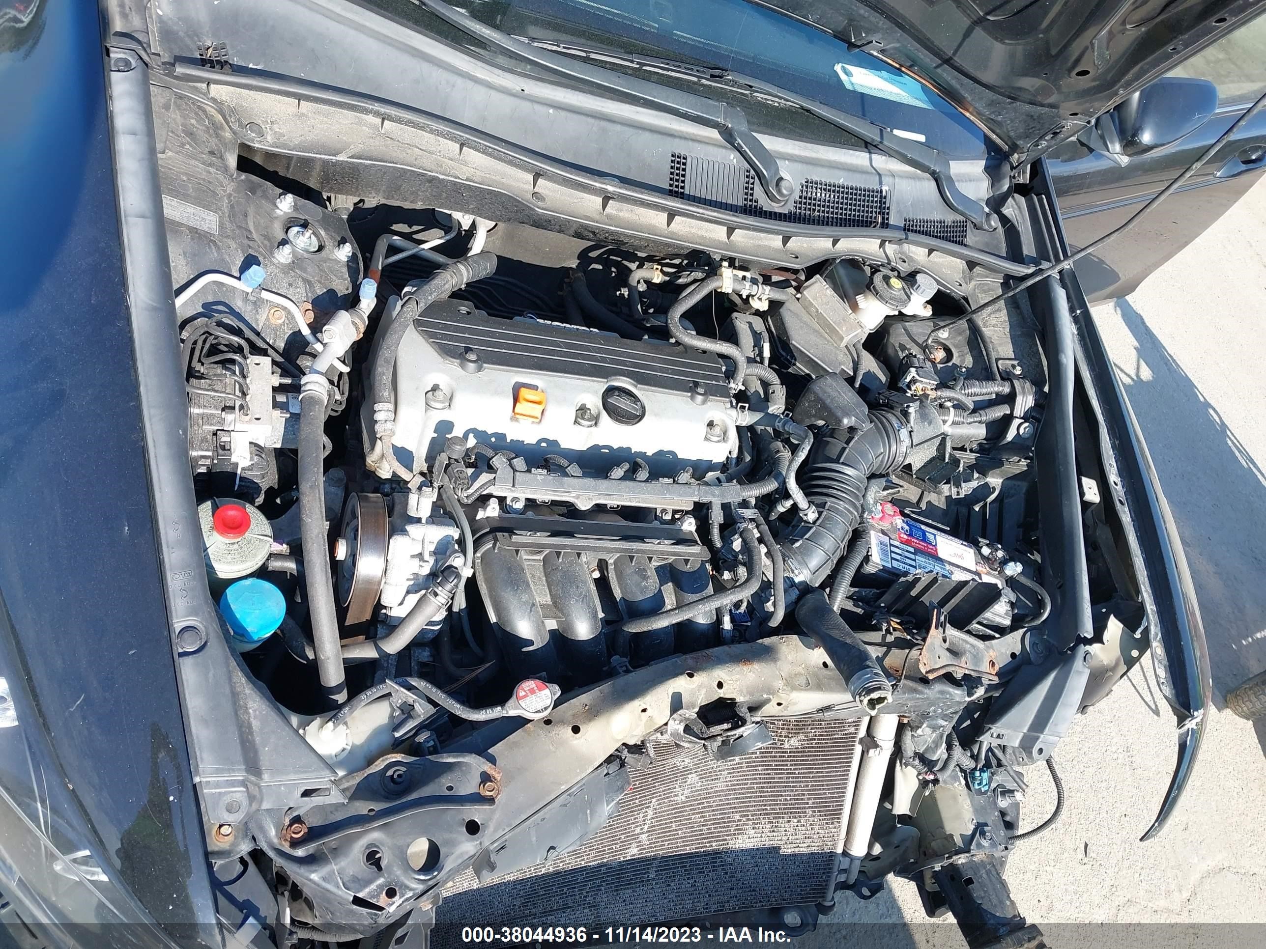 Photo 9 VIN: 1HGCP2E36BA012983 - HONDA ACCORD 