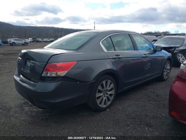 Photo 3 VIN: 1HGCP2E3XAA053082 - HONDA ACCORD 