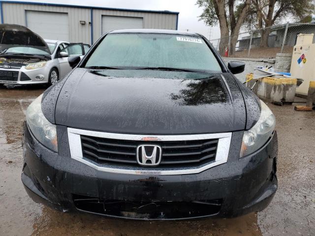 Photo 4 VIN: 1HGCP2F30AA013169 - HONDA ACCORD LX 