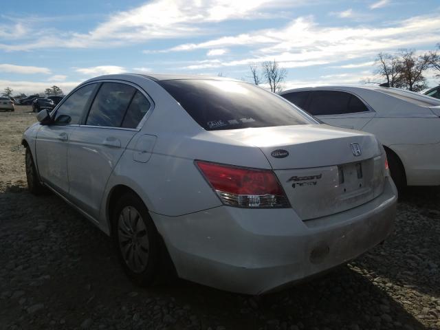 Photo 2 VIN: 1HGCP2F30AA035589 - HONDA ACCORD LX 