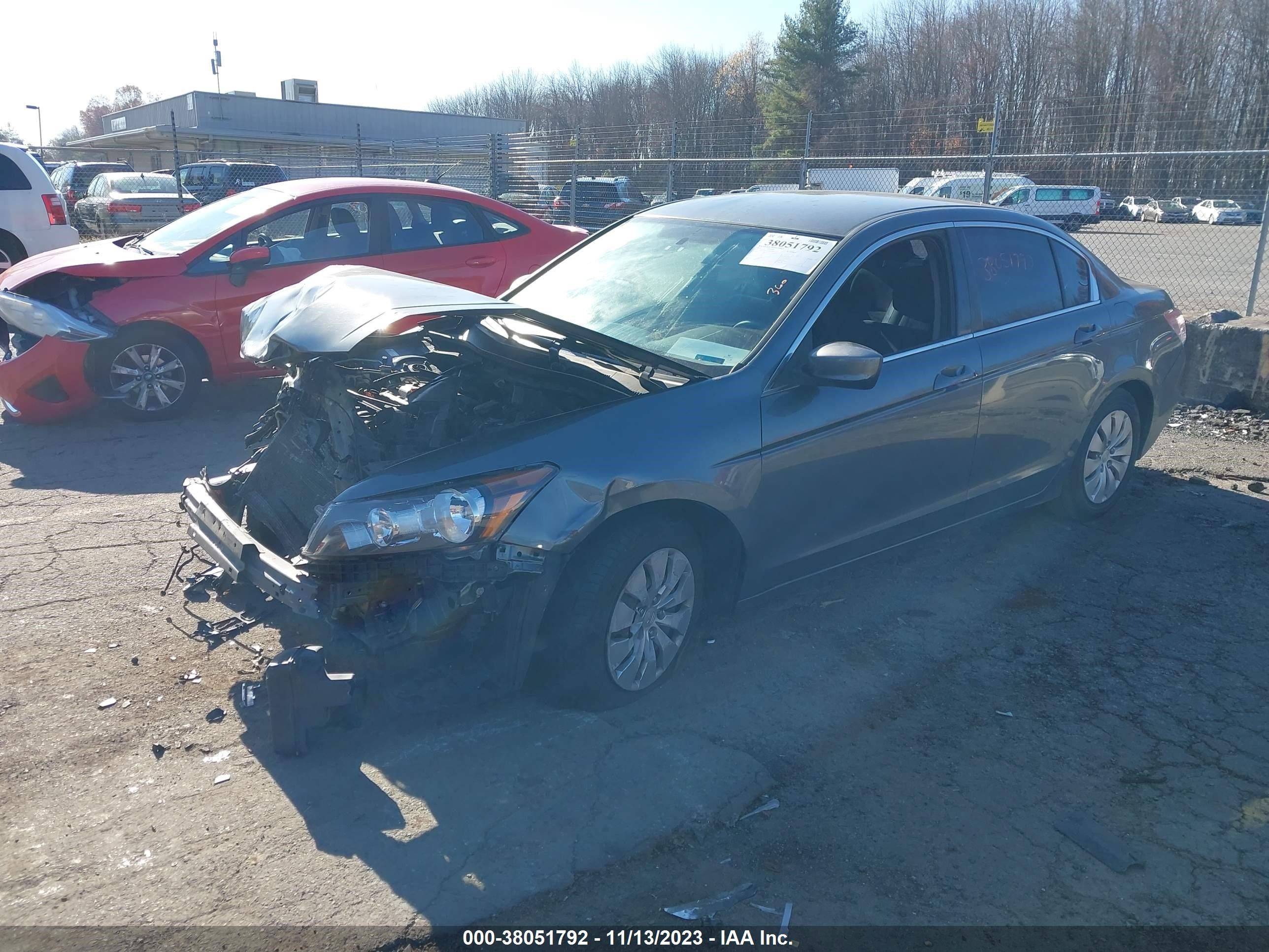 Photo 1 VIN: 1HGCP2F30AA067250 - HONDA ACCORD 