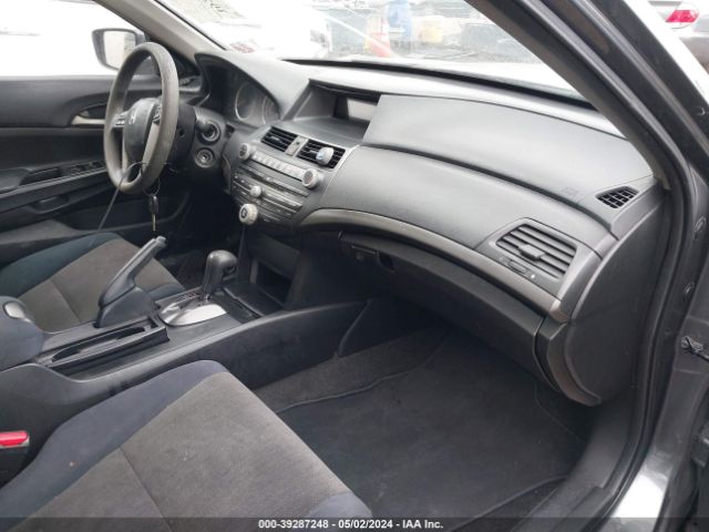 Photo 4 VIN: 1HGCP2F30AA106158 - HONDA ACCORD 