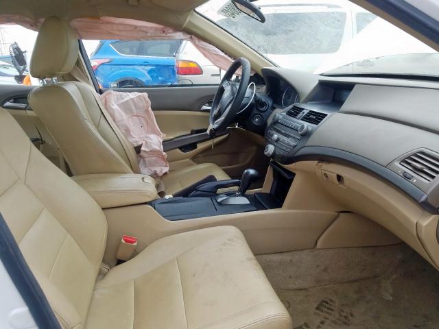 Photo 4 VIN: 1HGCP2F30AA125261 - HONDA ACCORD LX 