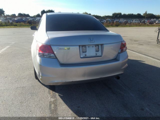 Photo 5 VIN: 1HGCP2F30AA140004 - HONDA ACCORD SDN 