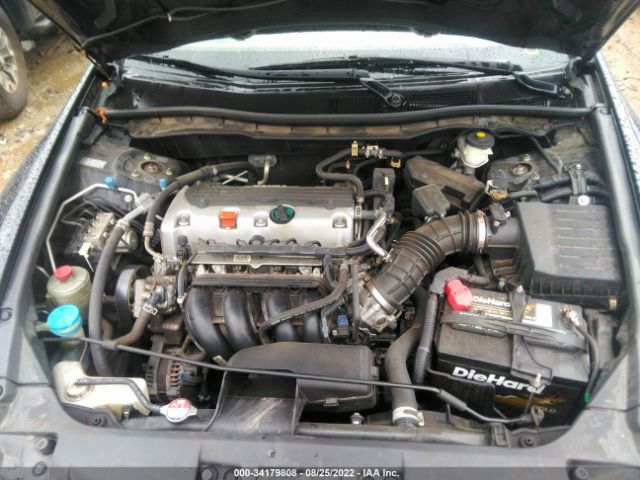 Photo 9 VIN: 1HGCP2F30AA142450 - HONDA ACCORD SDN 