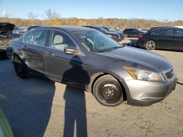 Photo 3 VIN: 1HGCP2F30AA146160 - HONDA ACCORD LX 