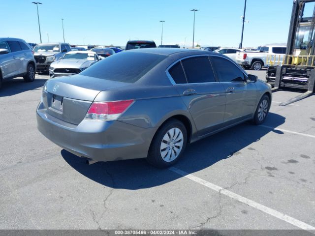 Photo 3 VIN: 1HGCP2F30AA147955 - HONDA ACCORD 