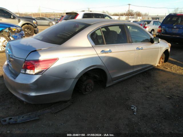 Photo 3 VIN: 1HGCP2F30AA160902 - HONDA ACCORD 