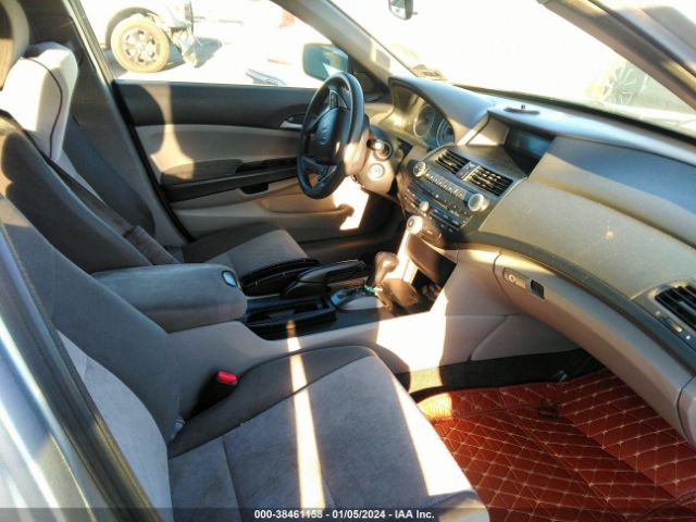 Photo 4 VIN: 1HGCP2F30AA160902 - HONDA ACCORD 