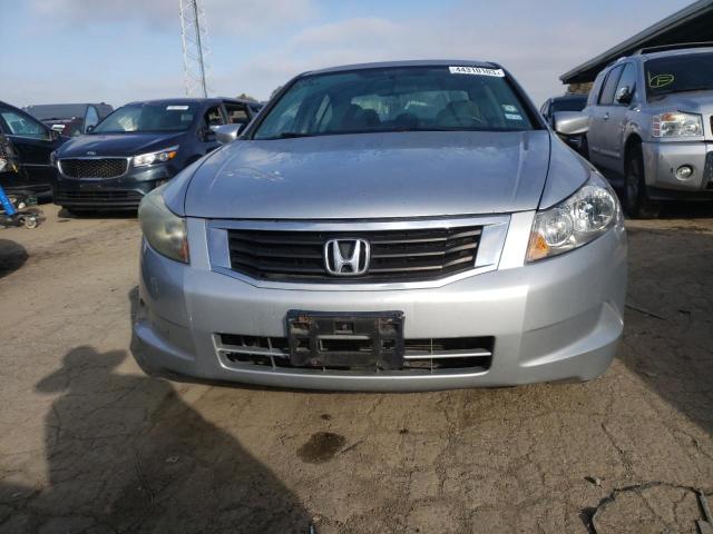 Photo 4 VIN: 1HGCP2F30AA161662 - HONDA ACCORD LX 