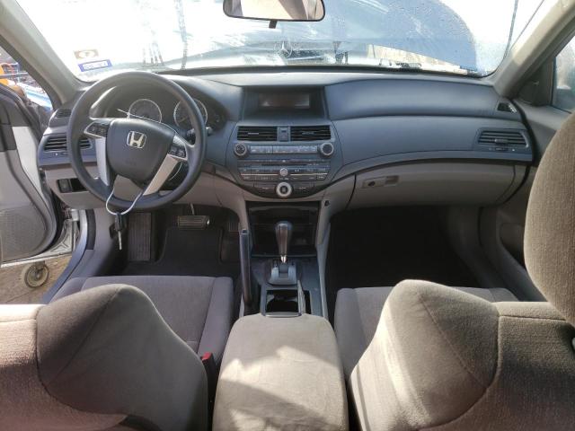 Photo 7 VIN: 1HGCP2F30AA161662 - HONDA ACCORD LX 