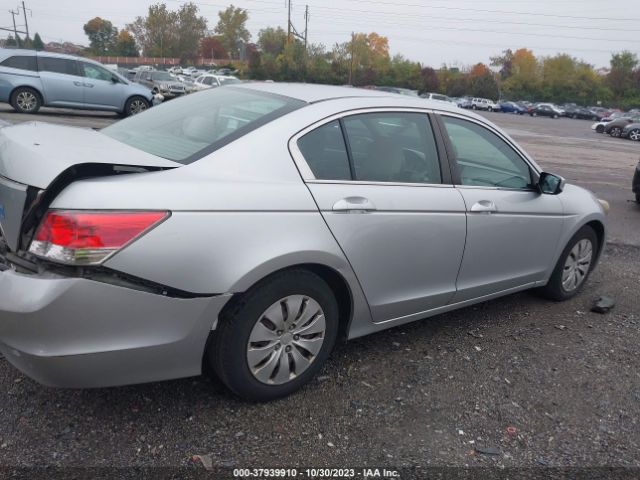 Photo 3 VIN: 1HGCP2F30AA163394 - HONDA ACCORD SDN 