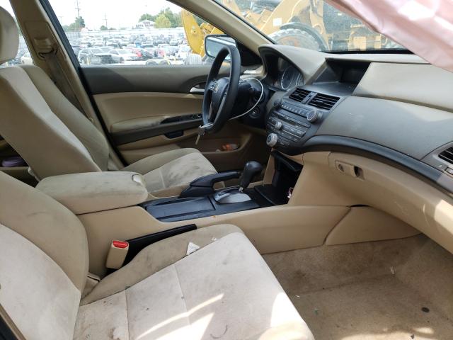 Photo 4 VIN: 1HGCP2F30AA169065 - HONDA ACCORD LX 