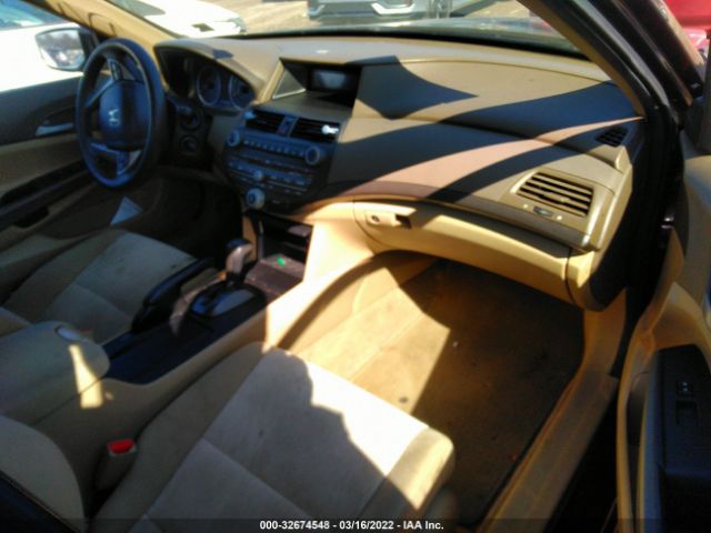 Photo 4 VIN: 1HGCP2F30AA177358 - HONDA ACCORD SDN 