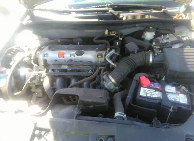 Photo 9 VIN: 1HGCP2F30AA177859 - HONDA ACCORD SDN 