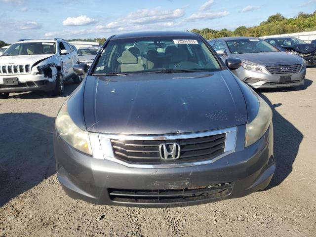 Photo 4 VIN: 1HGCP2F30AA187128 - HONDA ACCORD SED 