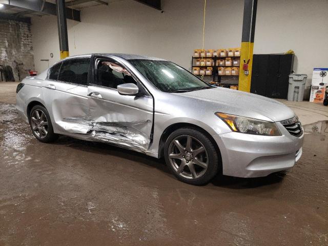 Photo 3 VIN: 1HGCP2F30BA013268 - HONDA ACCORD 