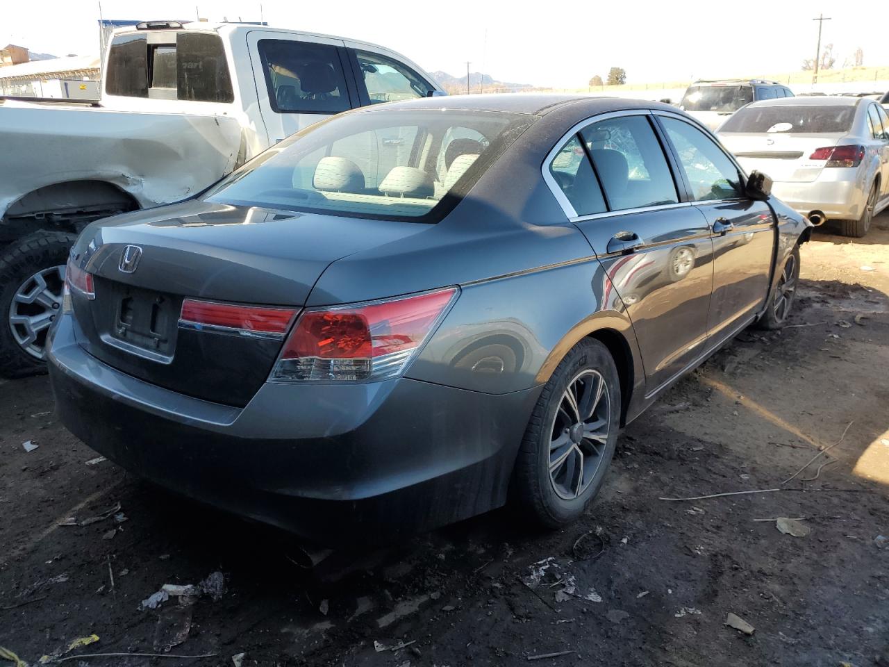 Photo 2 VIN: 1HGCP2F30BA030698 - HONDA ACCORD 