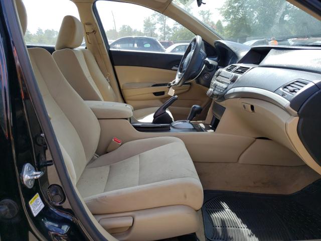 Photo 4 VIN: 1HGCP2F30BA098144 - HONDA ACCORD LX 