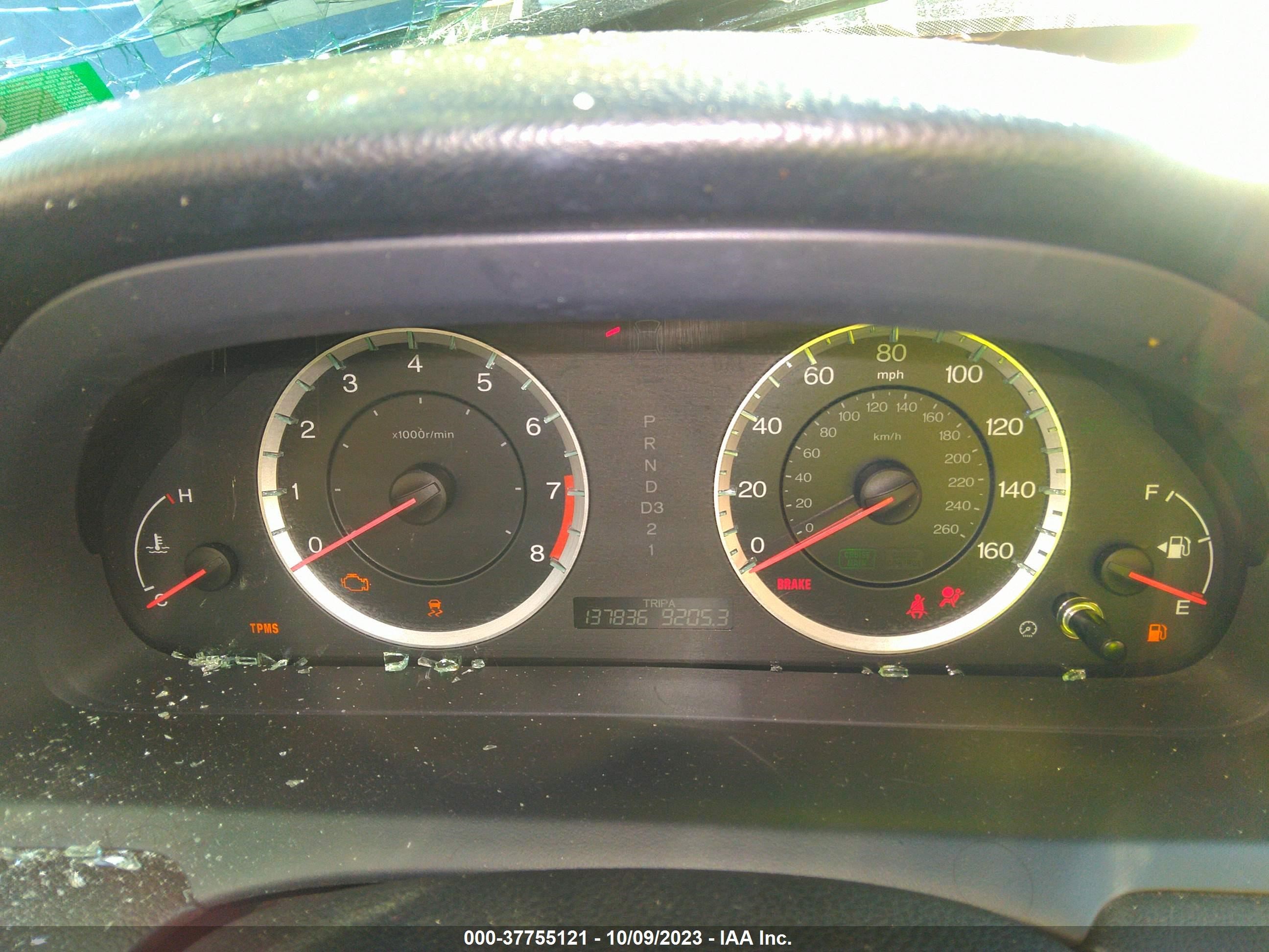 Photo 6 VIN: 1HGCP2F30BA116061 - HONDA ACCORD SDN 