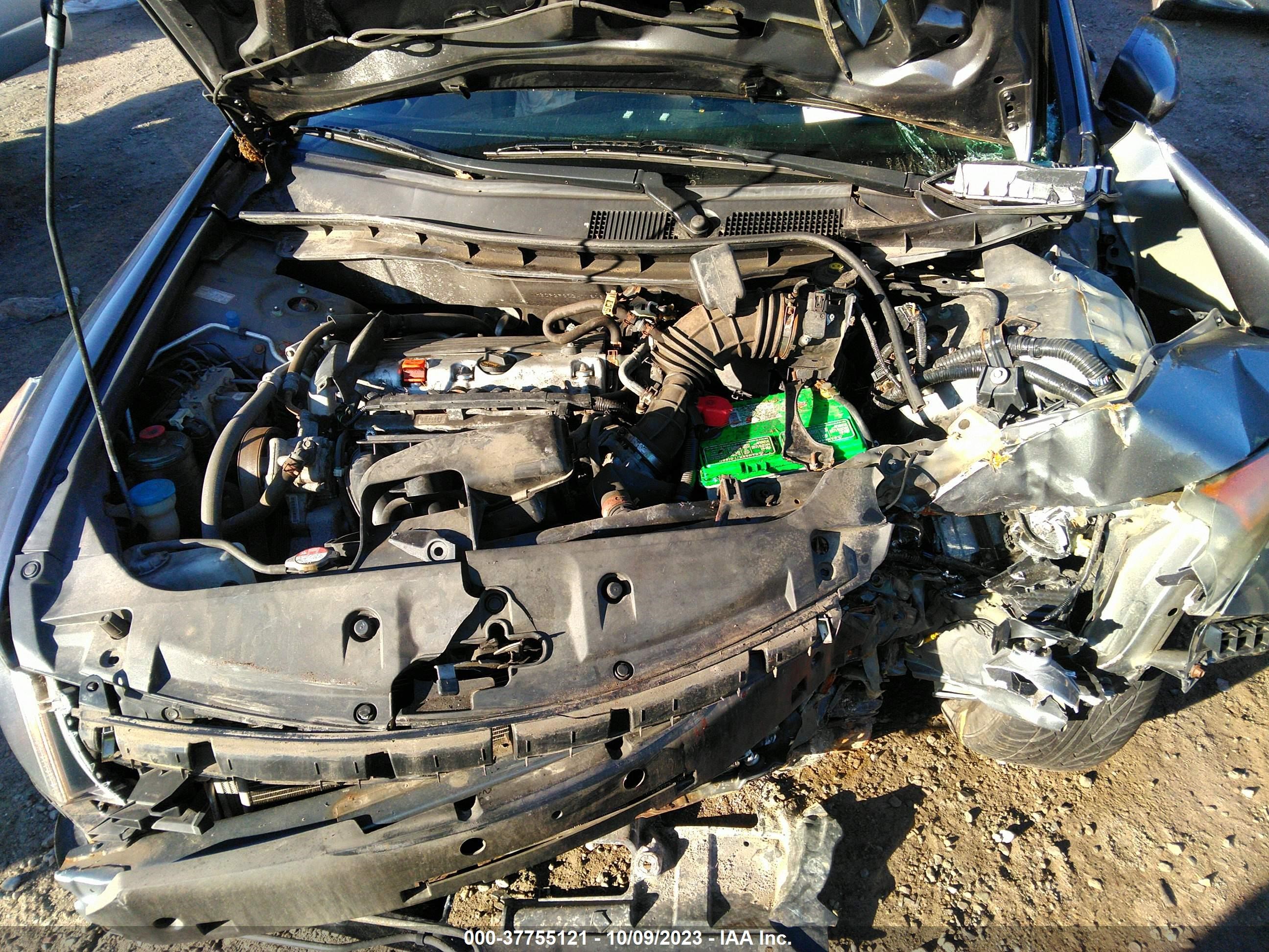 Photo 9 VIN: 1HGCP2F30BA116061 - HONDA ACCORD SDN 