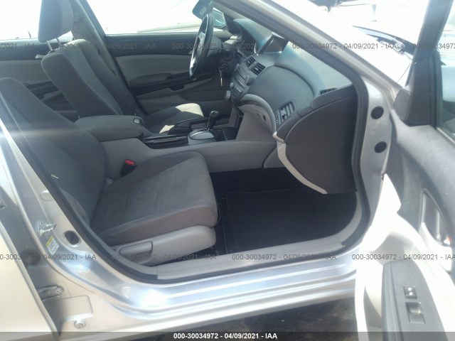 Photo 4 VIN: 1HGCP2F30BA122118 - HONDA ACCORD 