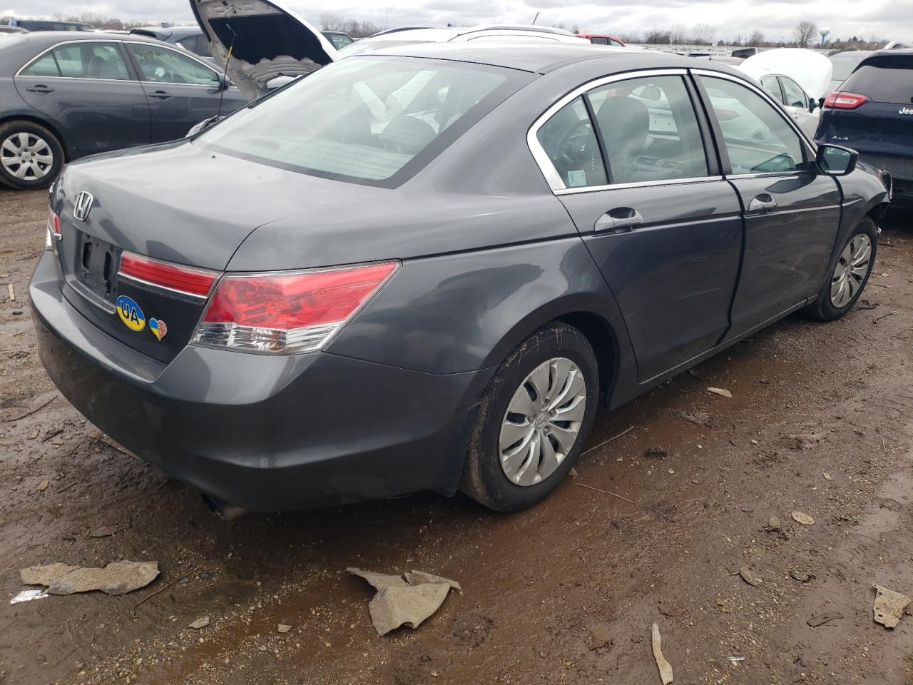 Photo 2 VIN: 1HGCP2F30BA139677 - HONDA ACCORD 