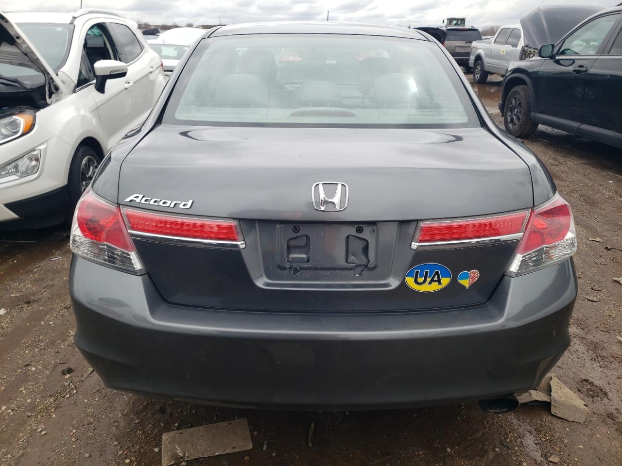 Photo 5 VIN: 1HGCP2F30BA139677 - HONDA ACCORD 