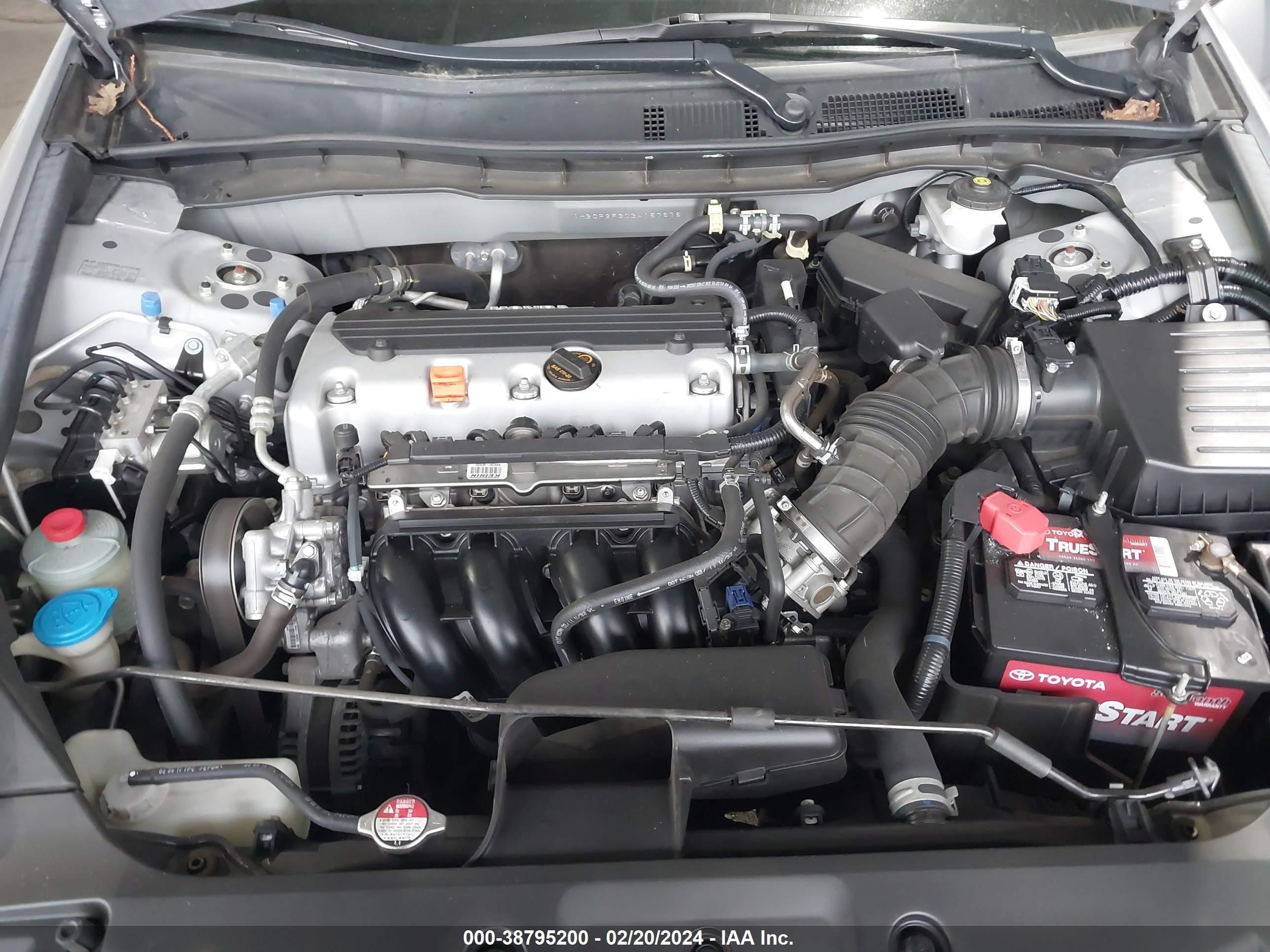 Photo 9 VIN: 1HGCP2F30BA157676 - HONDA ACCORD 