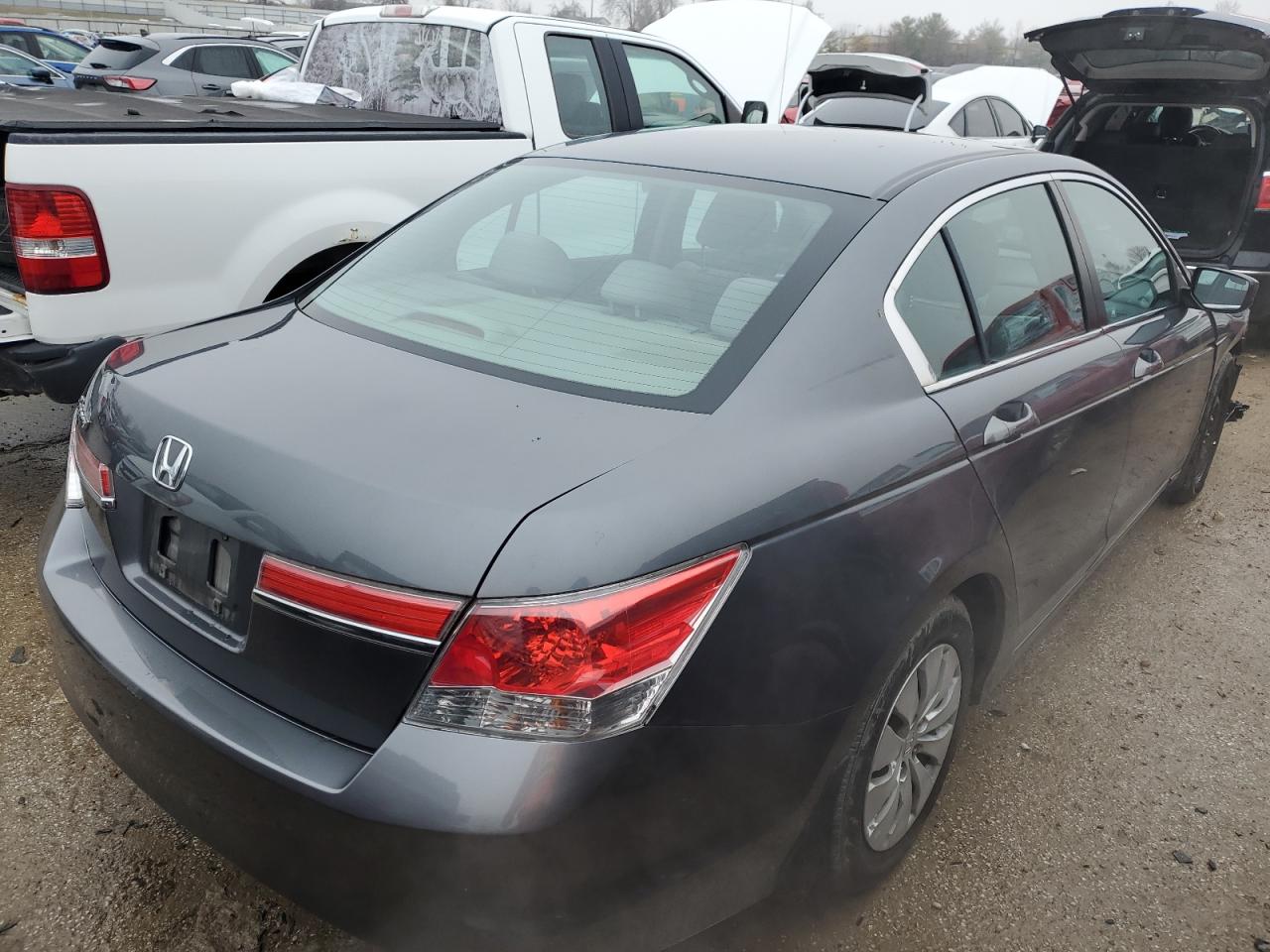 Photo 2 VIN: 1HGCP2F30CA005558 - HONDA ACCORD 