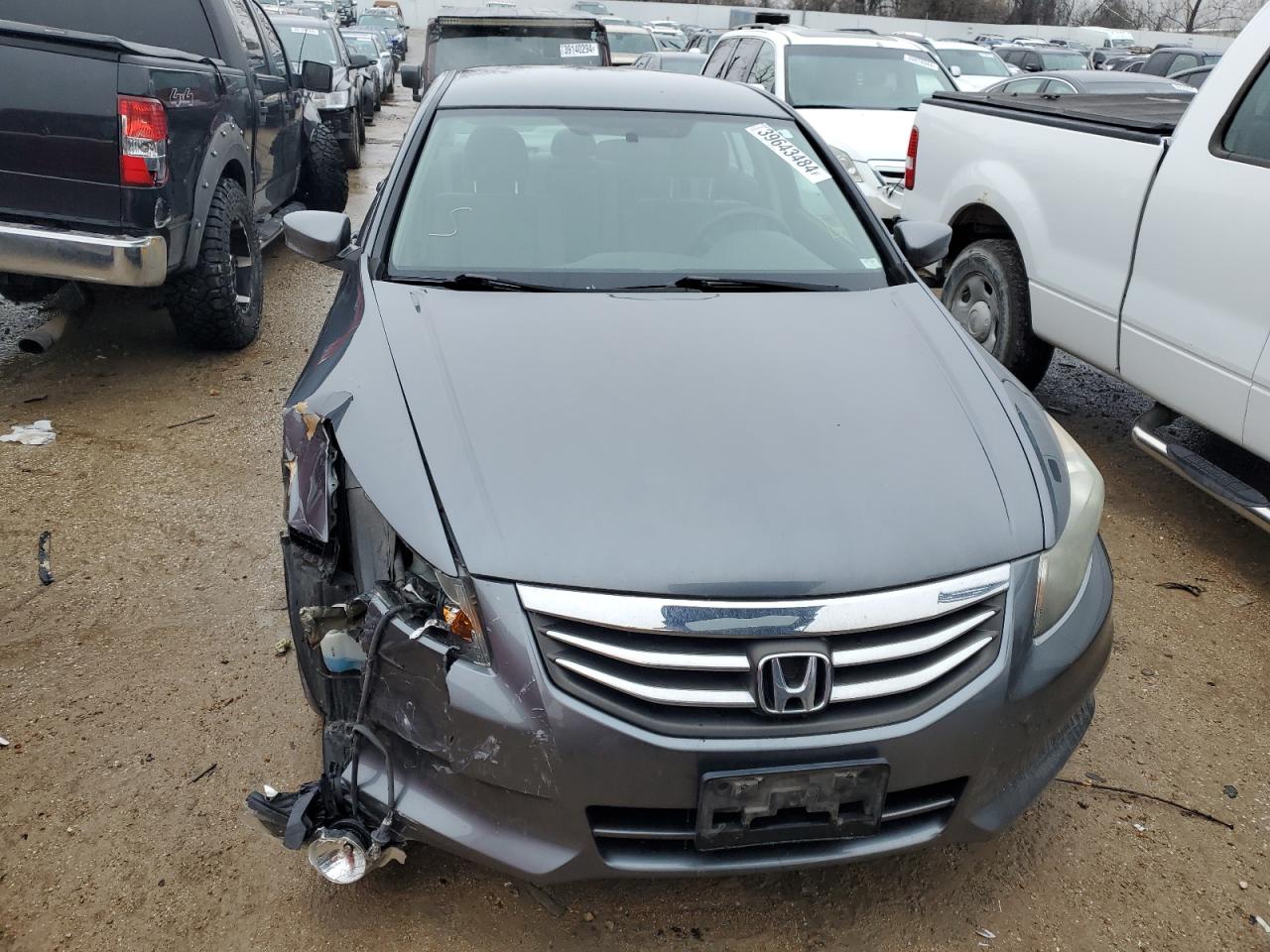 Photo 4 VIN: 1HGCP2F30CA005558 - HONDA ACCORD 