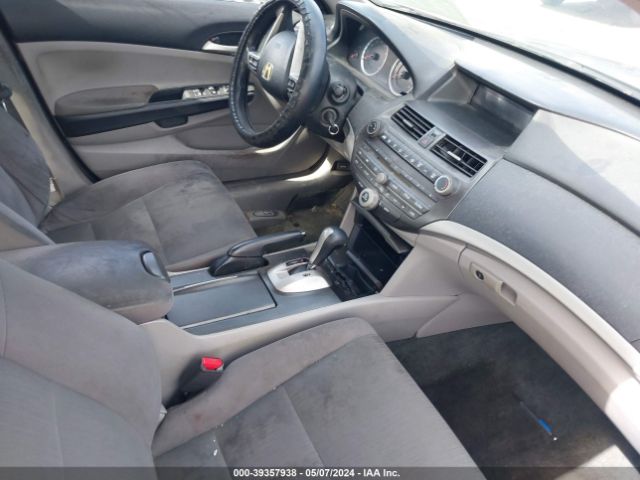 Photo 4 VIN: 1HGCP2F30CA064917 - HONDA ACCORD 