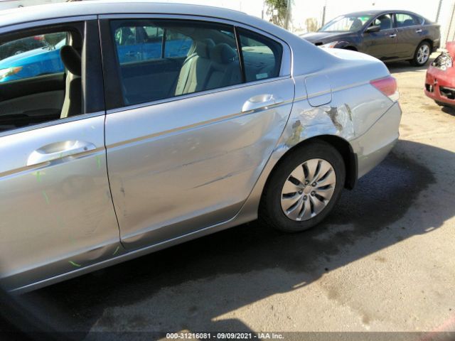 Photo 5 VIN: 1HGCP2F30CA172132 - HONDA ACCORD SDN 