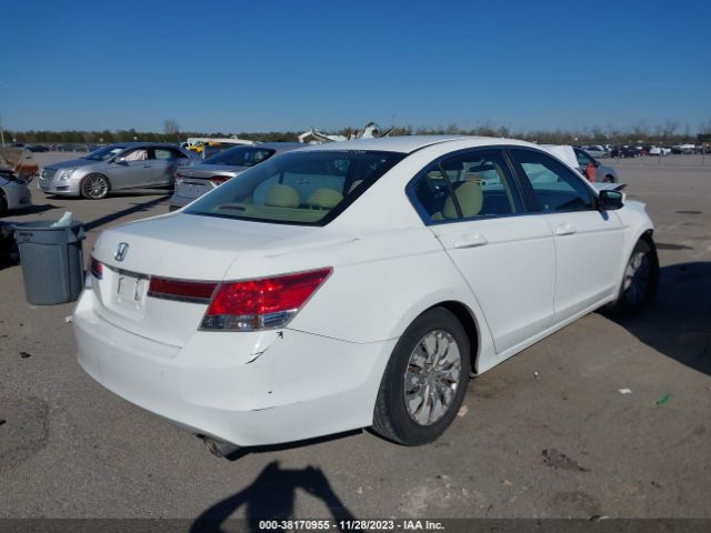 Photo 3 VIN: 1HGCP2F30CA180666 - HONDA ACCORD 