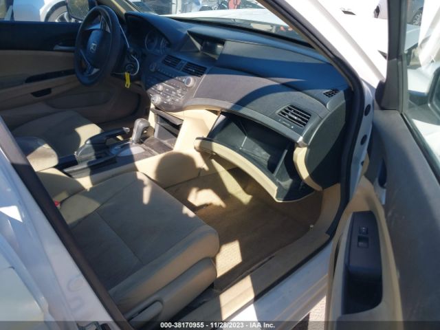 Photo 4 VIN: 1HGCP2F30CA180666 - HONDA ACCORD 