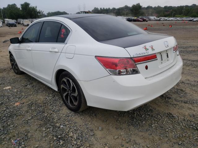 Photo 2 VIN: 1HGCP2F30CA209762 - HONDA ACCORD LX 