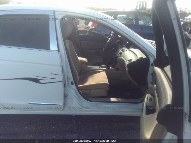 Photo 4 VIN: 1HGCP2F30CA232913 - HONDA ACCORD SDN 