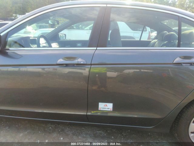 Photo 5 VIN: 1HGCP2F31AA019501 - HONDA ACCORD 