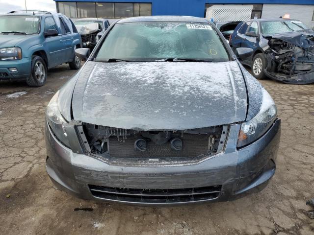 Photo 4 VIN: 1HGCP2F31AA035827 - HONDA ACCORD LX 