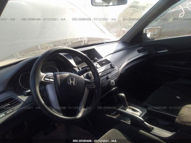 Photo 4 VIN: 1HGCP2F31AA057875 - HONDA ACCORD SDN 