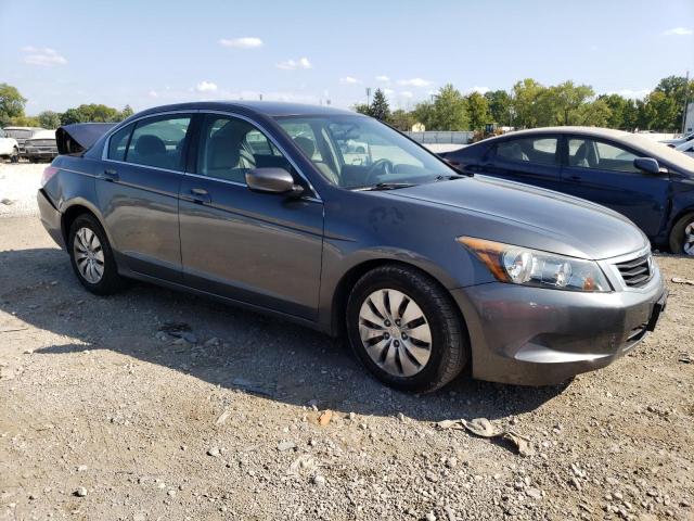 Photo 3 VIN: 1HGCP2F31AA068133 - HONDA ACCORD LX 