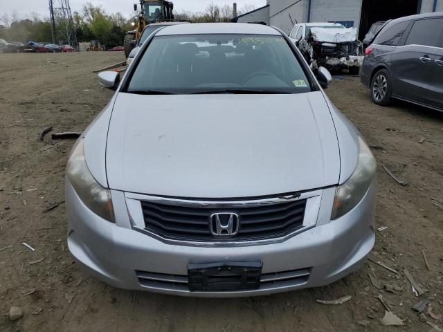 Photo 4 VIN: 1HGCP2F31AA073767 - HONDA ACCORD 