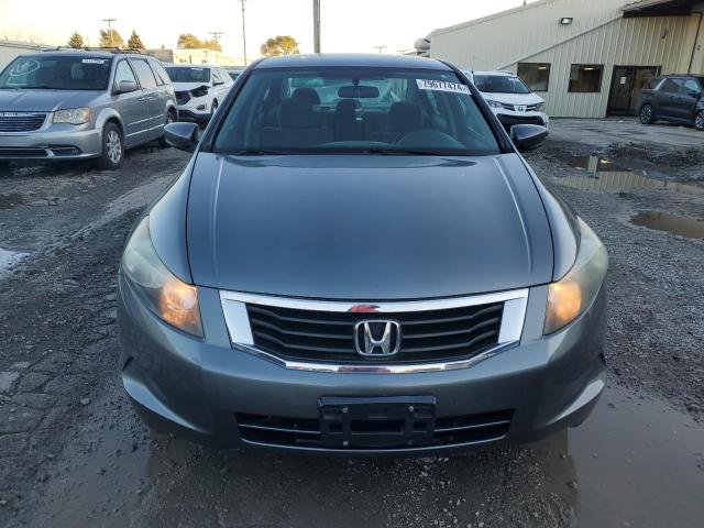 Photo 4 VIN: 1HGCP2F31AA080993 - HONDA ACCORD LX 