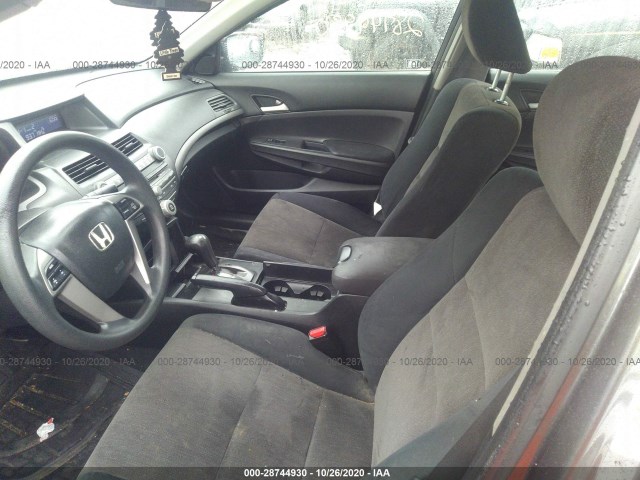 Photo 4 VIN: 1HGCP2F31AA093839 - HONDA ACCORD SDN 